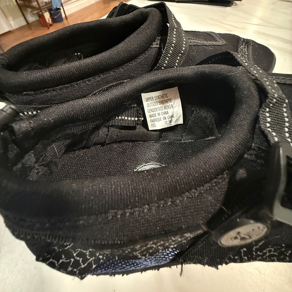 Body Glove Men’s 8.5 Water Shoes Sandals similar to those sold at Carnival - Picture 5 of 8